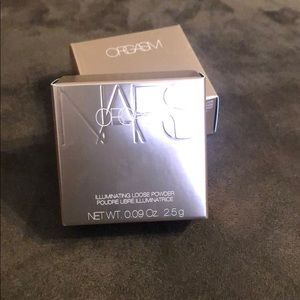 NARS Orgasm illuminating loose powder